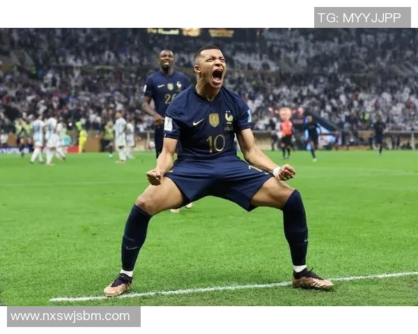 姆巴佩在世界杯赛场上的精彩表现引发全球球迷热议与期待